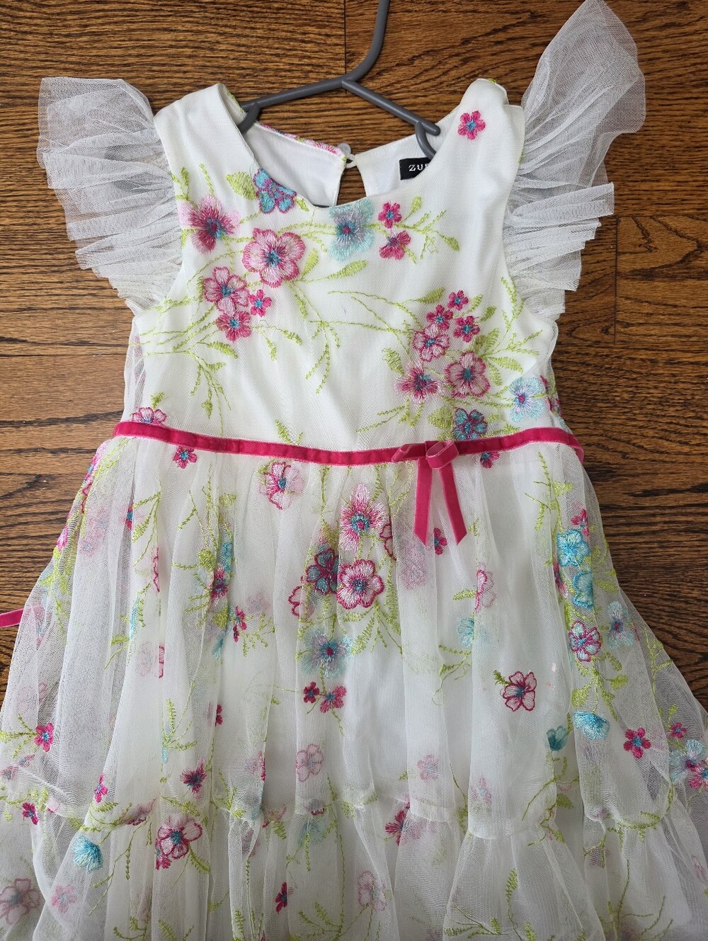 Zunie tulle flower dress size 6 like new